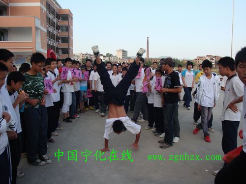 豐富課余生活 展現(xiàn)學生特長