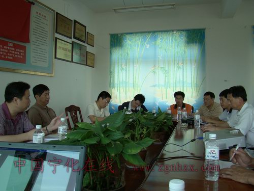 陳幼輝深入石碧村檢查指導學習實踐活動