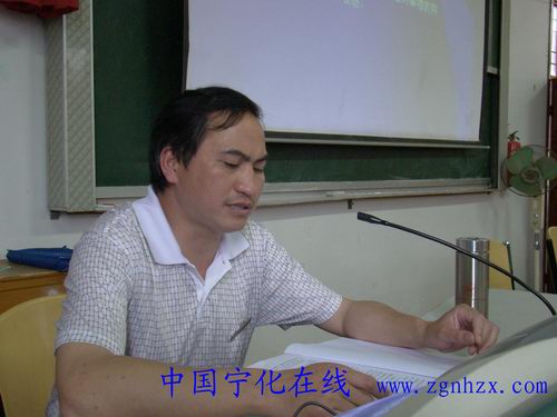 嘔心為教育 瀝血譜新篇 —訪寧化六中校長黃華山