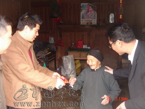 肖秀沐等看望慰問庫區移民