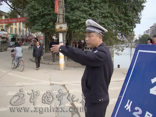 寧化調集警力加強街面巡邏確保節日安全