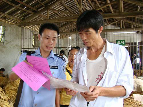 邱加梁獲“群眾最喜愛的十大城鄉社區民警”稱號