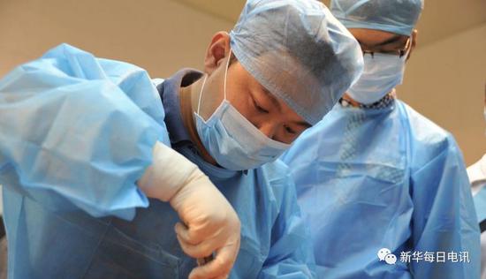  秦明在工作中。受訪者供圖