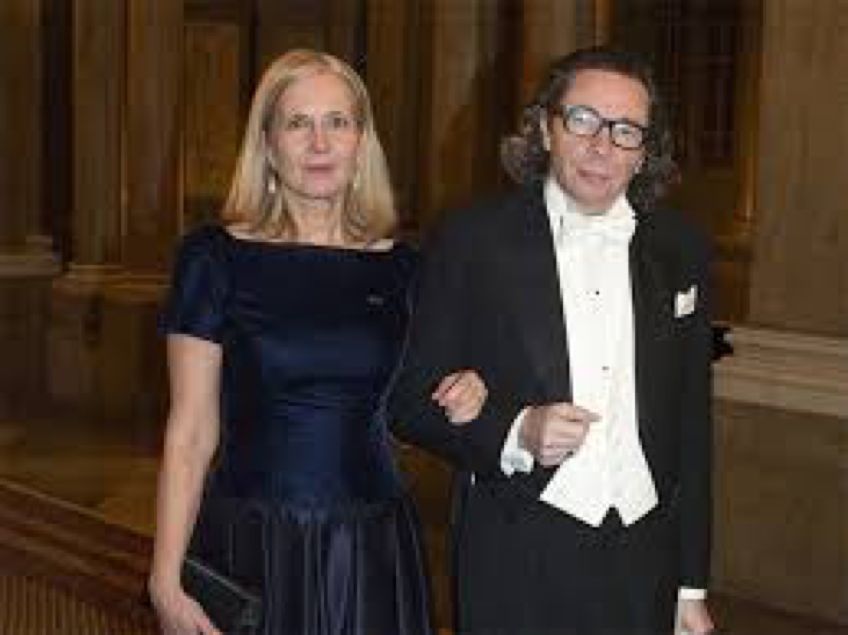 阿爾諾和妻子弗羅斯滕松。