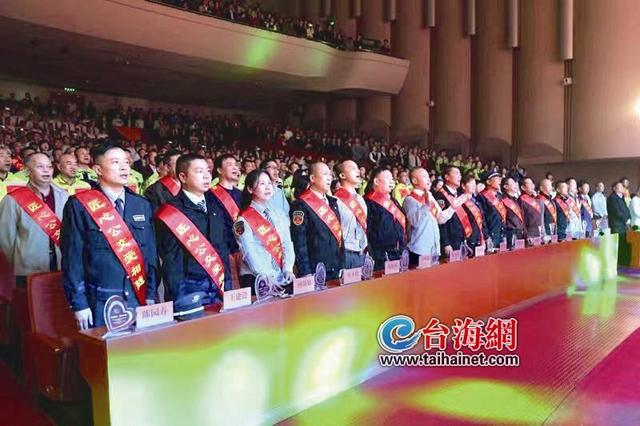 慶祝改革開放四十周年，廈門公交人唱響激情年華