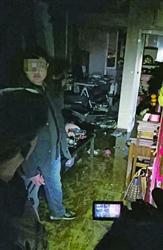 4日晚9時許，沈陽市鐵西區(qū)伯倫時代小區(qū)27樓一戶人家突然起火。讀者供圖