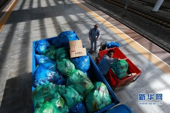 這個(gè)春節(jié)，他的工作要每天“走”一個(gè)馬拉松