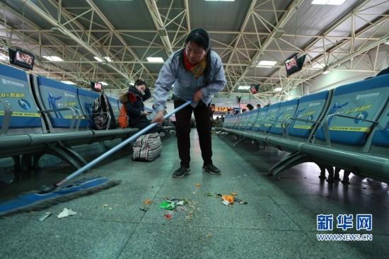 這個(gè)春節(jié)，他的工作要每天“走”一個(gè)馬拉松