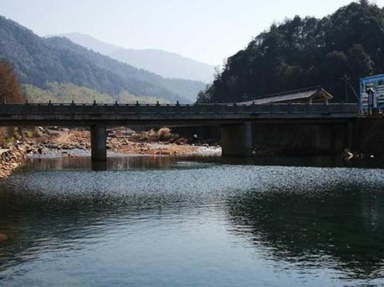 村里這座沖不垮的橋 本文圖均為 浙江新聞客戶端 圖