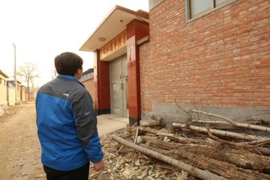 家鄉(xiāng)變化太大，老屋處蓋了新房，韓一亮差點找不到家門。圖片來源于燕趙晚報