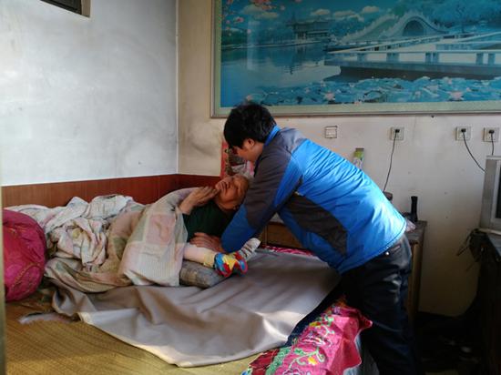 韓一亮與奶奶。