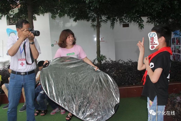 寧化：為特校孩子定格美麗笑容