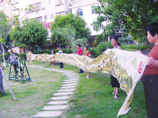 漳州一母親花6年為女兒繡出《清明上河圖》當嫁妝