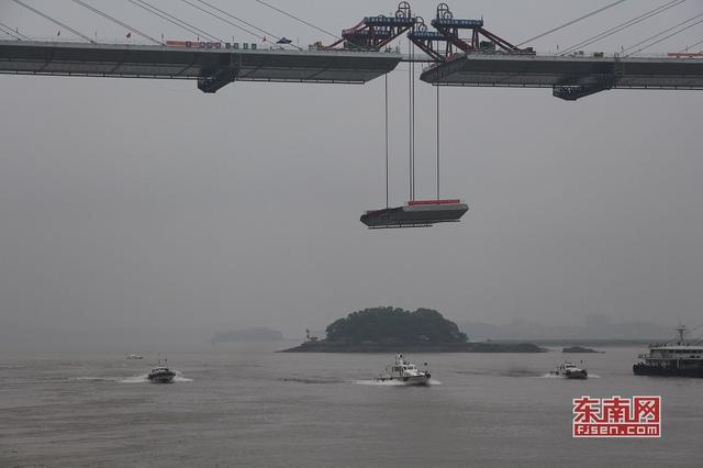 全國第一!福州繞城公路長門特大橋完成合龍吊裝作業