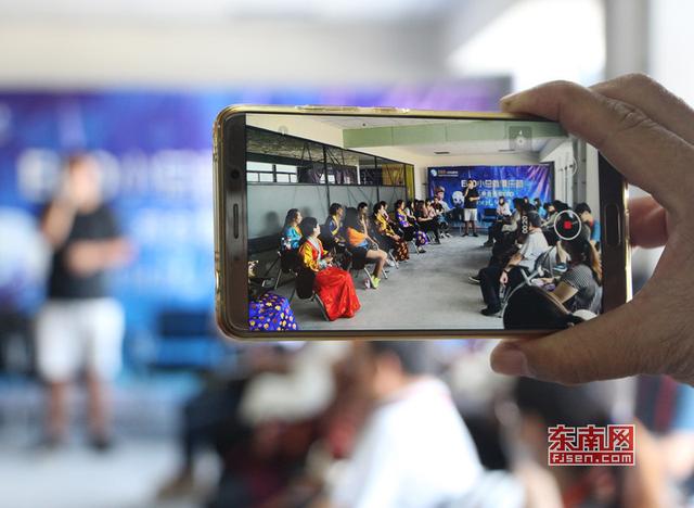 兩岸三地青年學子齊聚一堂，載歌載舞 東南網記者林峰峰 攝.jpg