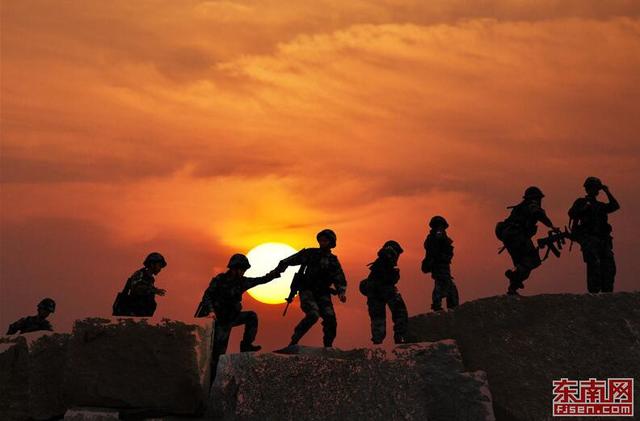 泉州海岸線上的女哨兵們:花樣青春守家園