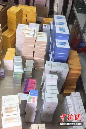 某代購囤積的貨物。受訪人供圖