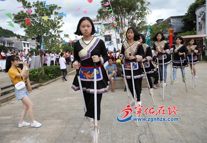 畬鄉民族體育花正艷