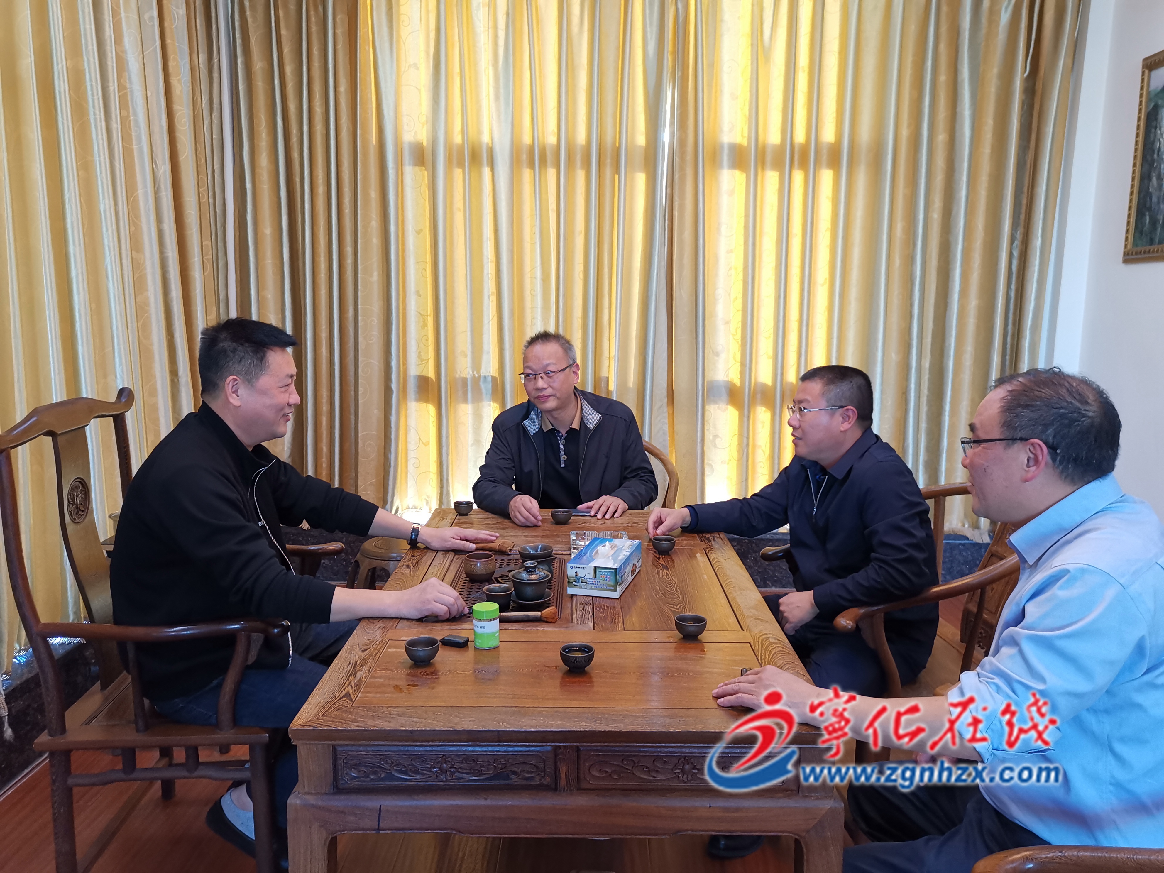 寧化縣委書記余建地深入企業解難題