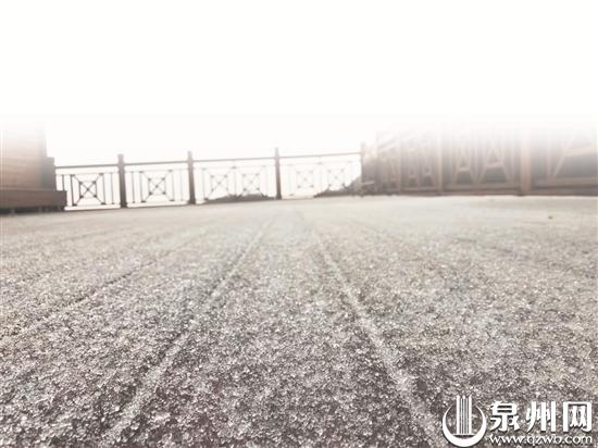 昨日中午,德化西北部的鄉鎮下了雪。(莊麗祥 蔡惠山 攝)