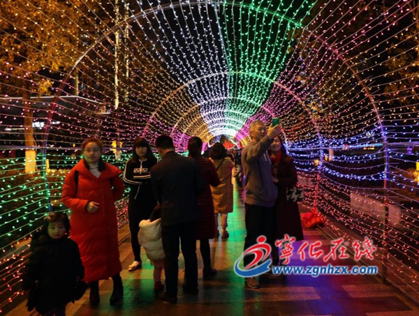 寧化：燈光璀璨迎佳節(jié)