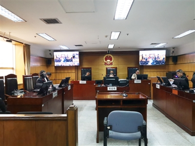 庭審現(xiàn)場(chǎng)