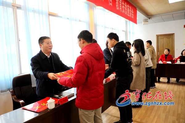 寧化86名貧困大學生喜獲助學金