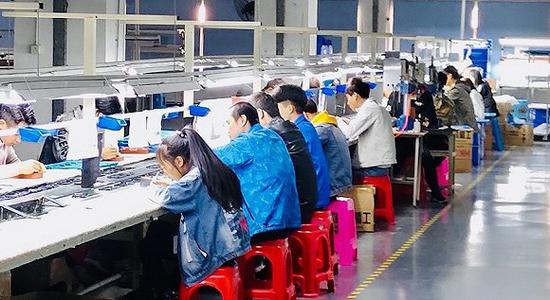 東莞天尊獅公司車(chē)間一角。