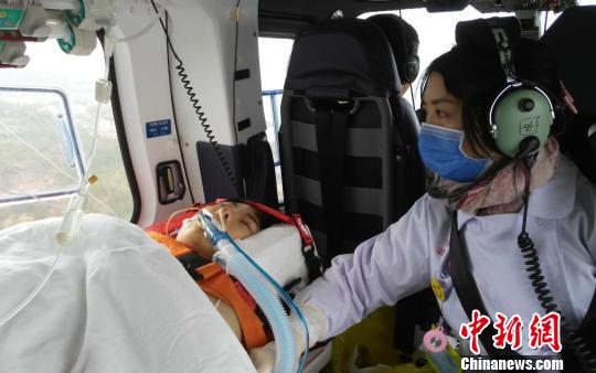 學生意外墜落生命垂危直升機30分鐘送至百公里外醫院