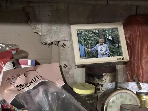 　相框里有孫杏寶的照片 本文圖片均由 沈樂燚 攝