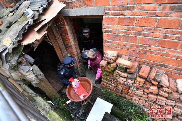 建寧：黨員民警志愿者為孤寡殘疾老人過生日