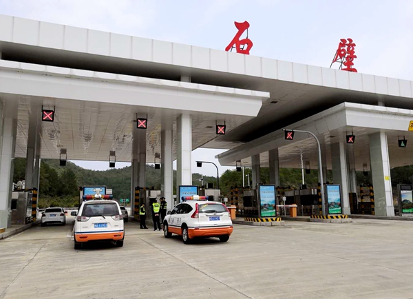 寧化縣交通執(zhí)法大隊(duì)查處兩輛非法營(yíng)運(yùn)車輛