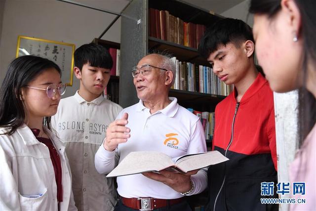 老教授的鄉村書香夢