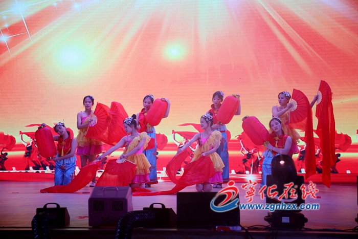 市計(jì)生協(xié)會(huì)到寧化開展“五送”活動(dòng)