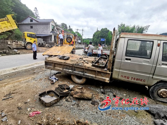 寧化泉上鎮(zhèn)集中清理17輛“僵尸車”