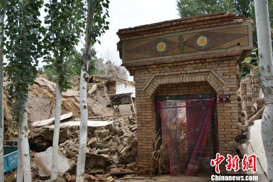 甘肅瓜州暴雨引發(fā)洪水致農(nóng)戶受災：房屋倒塌道路沖毀