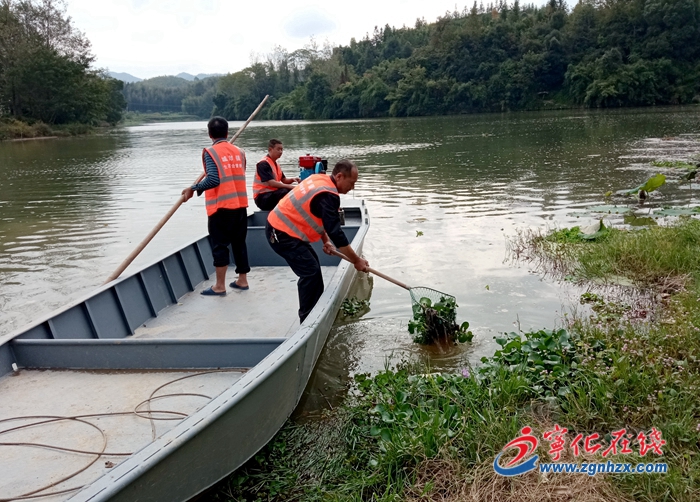【中國綠都 最氧三明】寧化城郊鎮(zhèn)5艘打撈船正式“上崗”