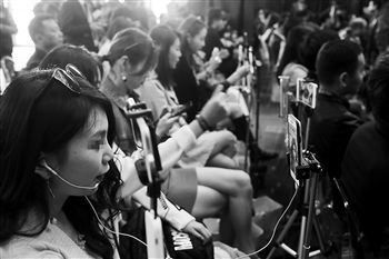 直播帶貨"注水"!5元買3萬個贊 311萬觀眾真人11萬