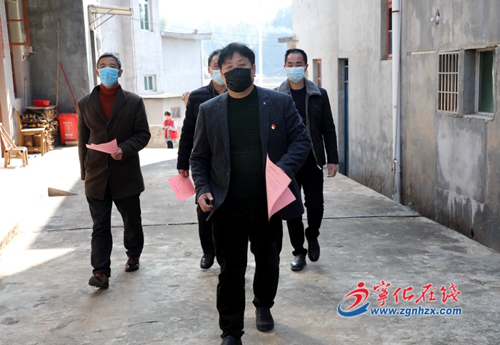 寧化：抗“疫”前線 黨員干部沖在前