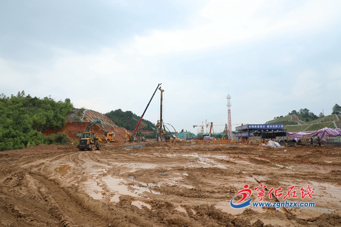 寧化縣領(lǐng)導現(xiàn)場辦公推進寧化火車站站點建設