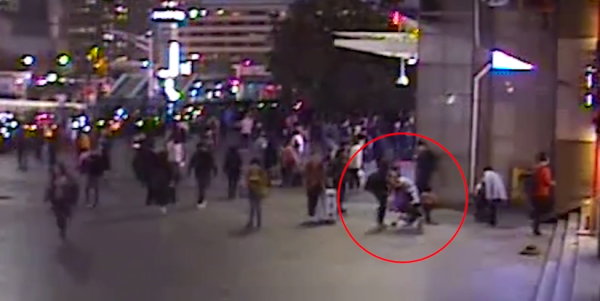 婦女在上海火車站拐騙女童為何判一年半?辦案法官、律師詳解