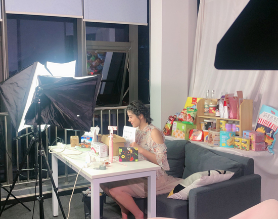 直播帶貨成年輕人就業風口?業內:有創意易冒出來