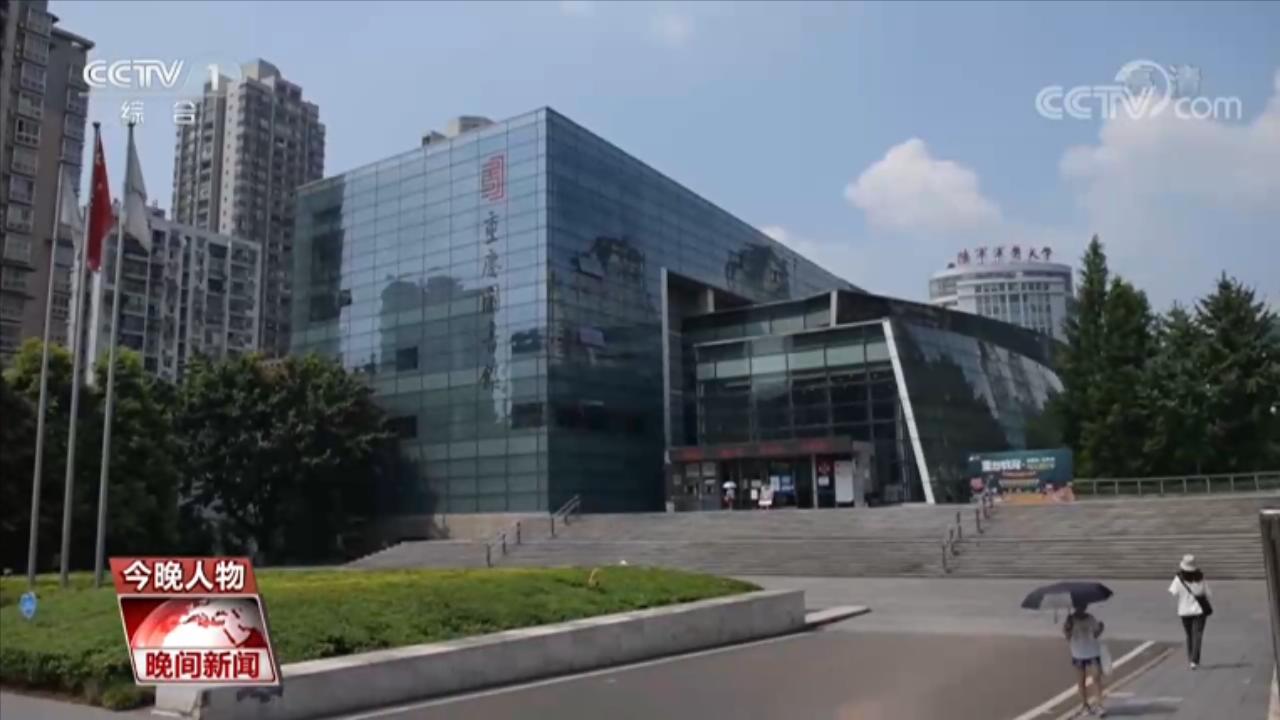 13年！盲人爺爺牽手老伴每天打卡圖書館