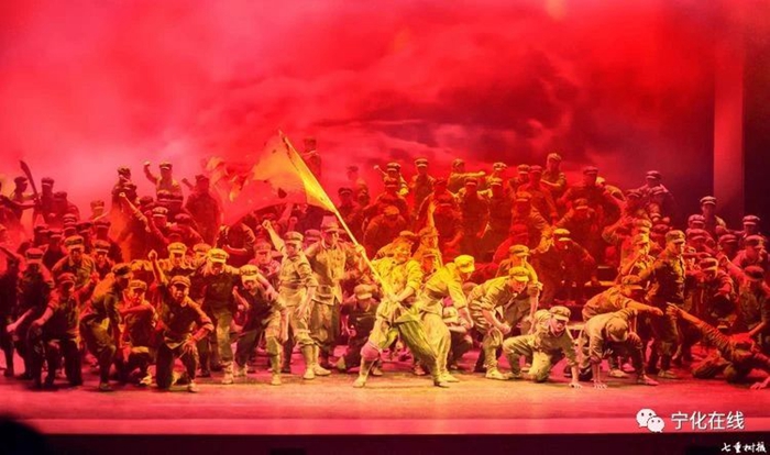 【風(fēng)展紅旗如畫】情景音樂劇《風(fēng)展紅旗如畫》在寧化震撼上演，觀眾們這么說