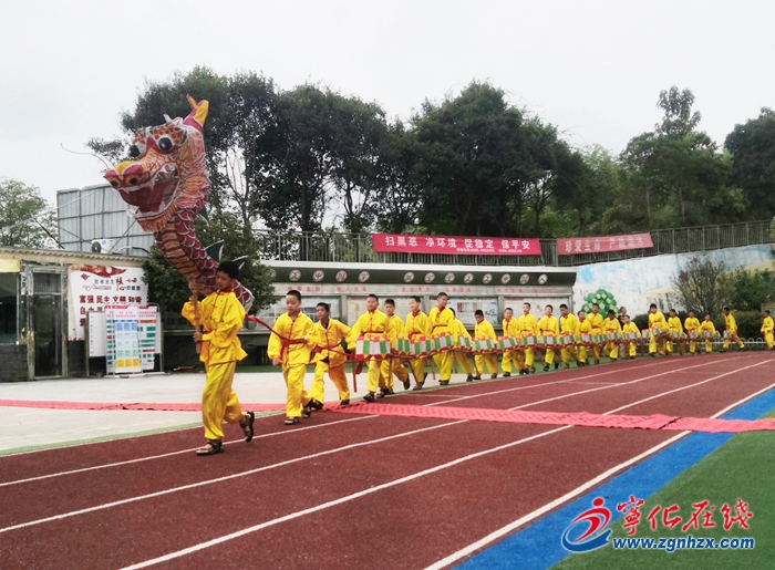 寧化曹坊：舞動板凳龍，喜迎新學年