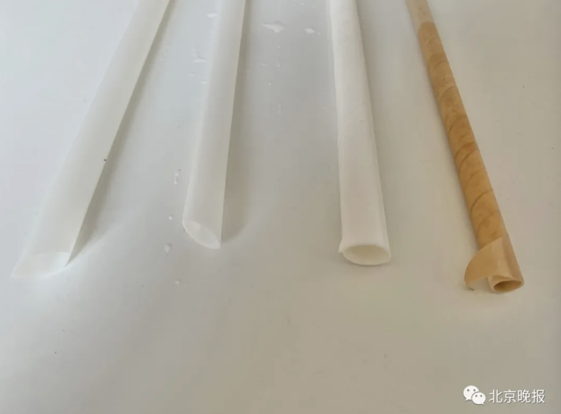 “紙吸管”上崗頻頻被吐槽 網友：嘬得腮幫子疼！