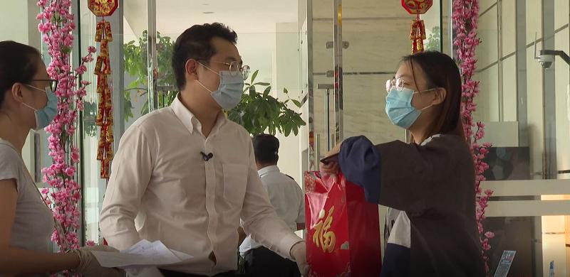 切切故鄉情!他們收到了來自祖國的“春節包” 愛心滿溢!