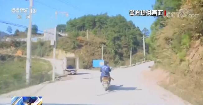 男子背槍堂而皇之行駛在路上 牽出31省市涉槍大案