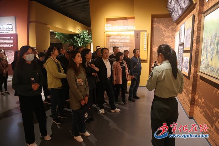 福建省保險學會紅色文化教育研究基地在寧化長征學院順利揭牌