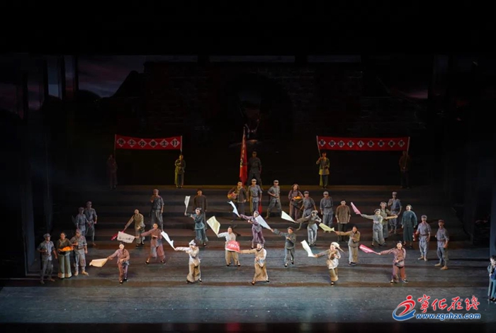 《風(fēng)展紅旗如畫》原創(chuàng)情景交響音詩(shī)在京成功上演